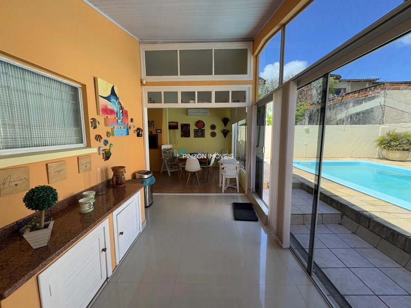CASA COM PISCINA E DOIS TERRENOS.: 10ª foto da galeria de imagens do imóvel
