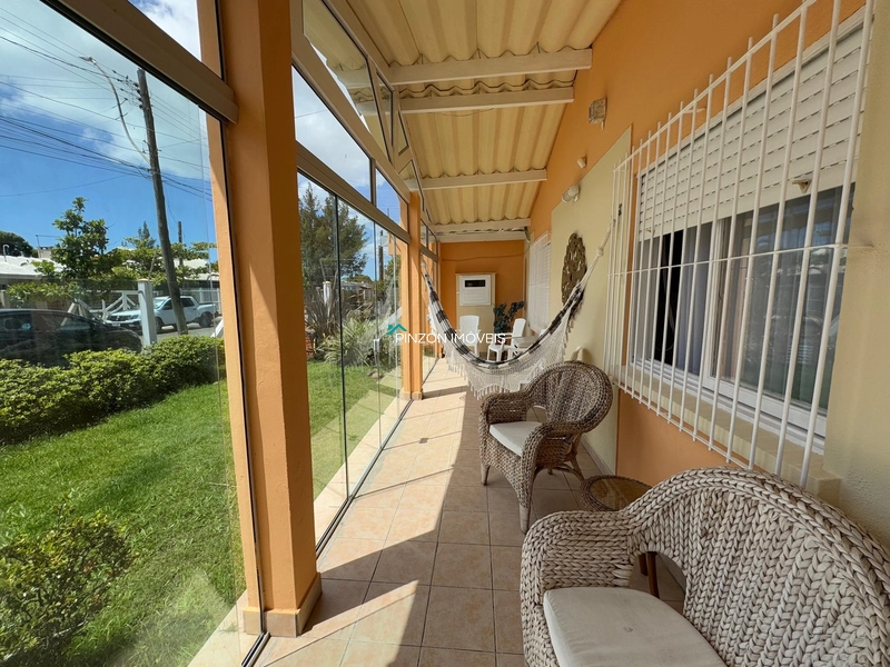 CASA COM PISCINA E DOIS TERRENOS.: 2ª foto da galeria de imagens do imóvel