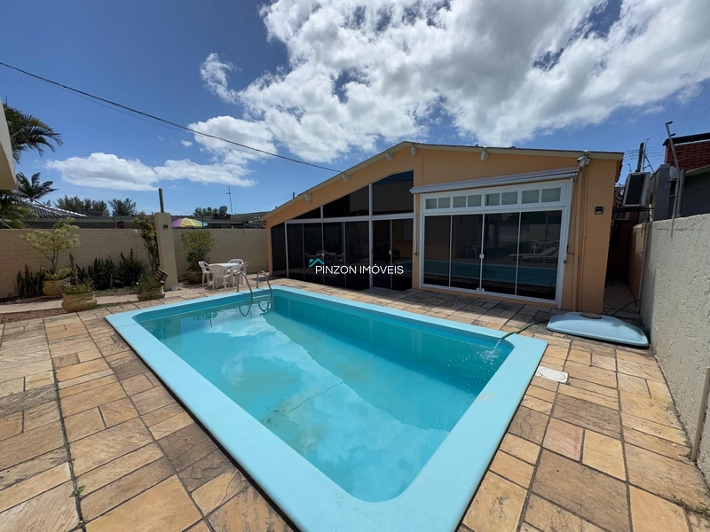CASA COM PISCINA E DOIS TERRENOS.: 6ª foto da galeria de imagens do imóvel