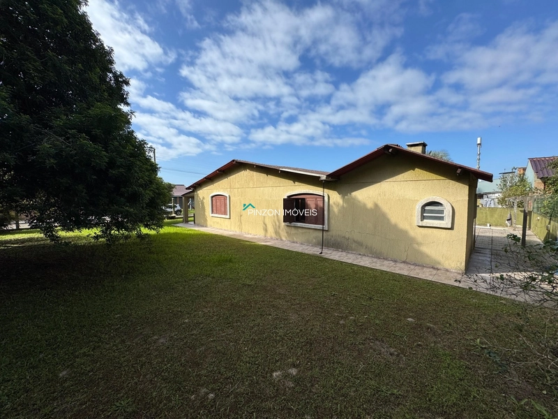 Casa com 02 terrenos a 150m da praia.: 8ª foto da galeria de imagens do imóvel