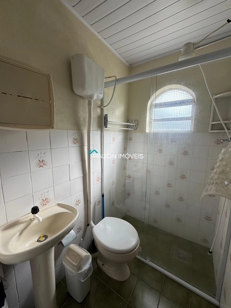 Casa com 02 terrenos a 150m da praia.: 10ª foto da galeria de imagens do imóvel