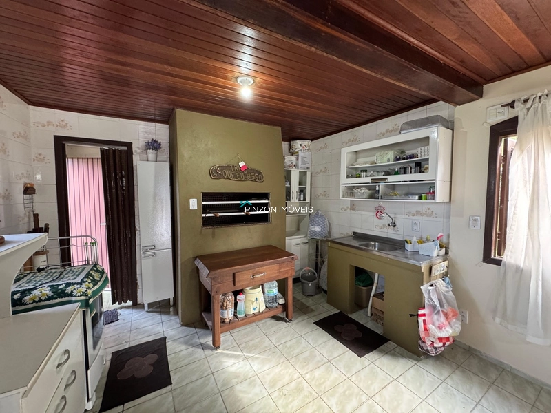 Casa com 02 terrenos a 150m da praia.: 12ª foto da galeria de imagens do imóvel