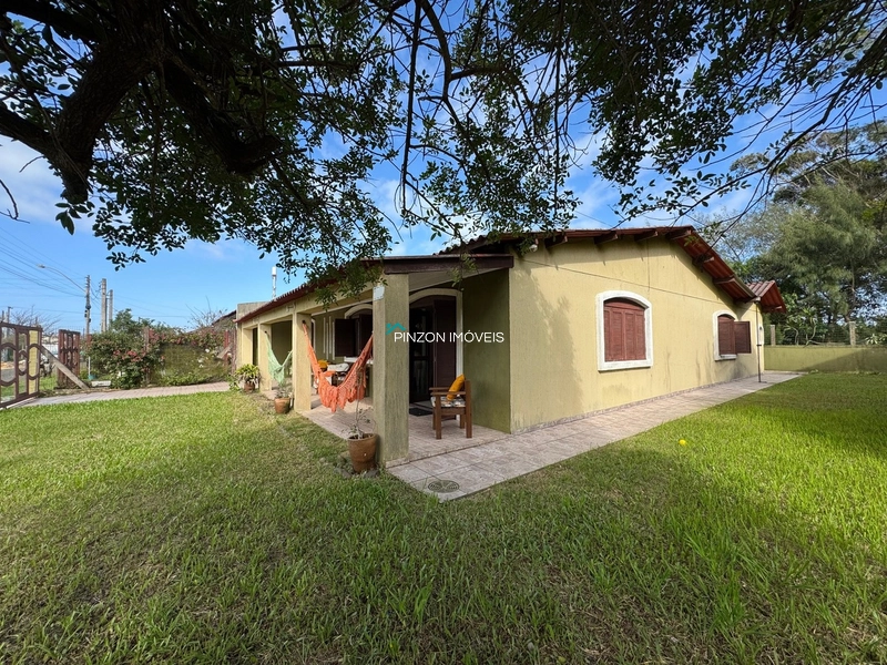 Casa com 02 terrenos a 150m da praia.: 5ª foto da galeria de imagens do imóvel