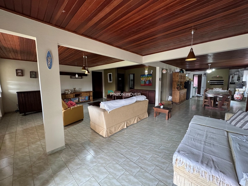 Casa com 02 terrenos a 150m da praia.: 18ª foto da galeria de imagens do imóvel