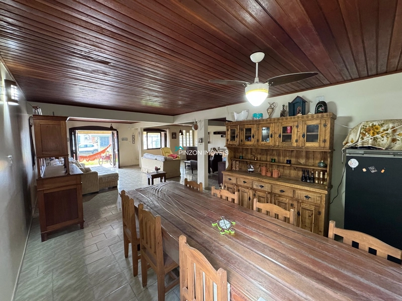 Casa com 02 terrenos a 150m da praia.: 9ª foto da galeria de imagens do imóvel