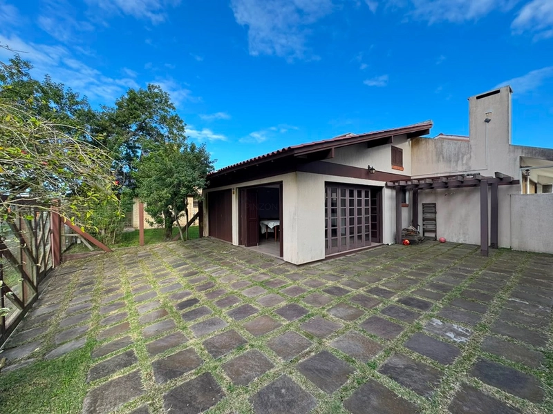 CASA EM XANGRI-LÁ COM 04 DORMITÓRIOS – LAREIRA, ESPAÇO GOURMET : 6ª foto da galeria de imagens do imóvel