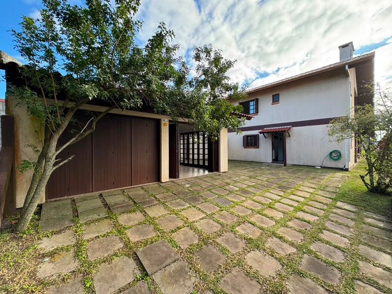 CASA EM XANGRI-LÁ COM 04 DORMITÓRIOS – LAREIRA, ESPAÇO GOURMET : 7ª foto da galeria de imagens do imóvel