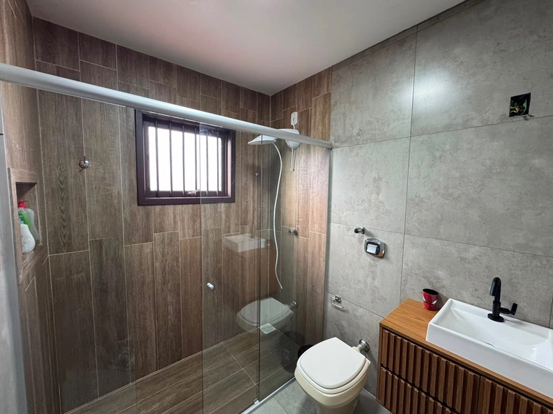 CASA EM XANGRI-LÁ COM 04 DORMITÓRIOS – LAREIRA, ESPAÇO GOURMET : 17ª foto da galeria de imagens do imóvel