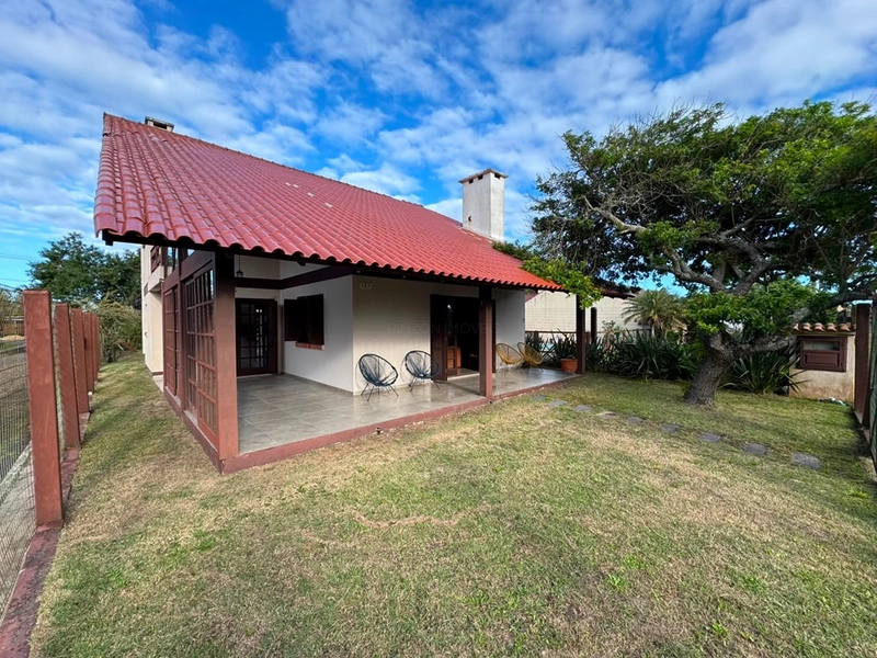 CASA EM XANGRI-LÁ COM 04 DORMITÓRIOS – LAREIRA, ESPAÇO GOURMET : 2ª foto da galeria de imagens do imóvel