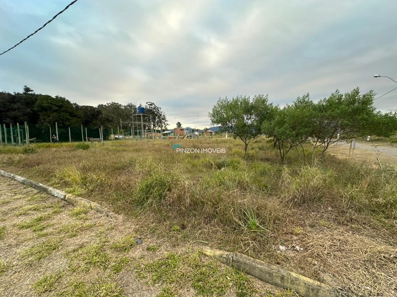EXCELENTE TERRENO DE ESQUINA NO PALMITAL: 1ª foto da galeria de imagens do imóvel
