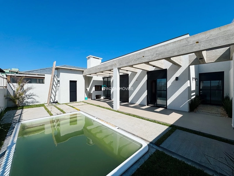PROPRIEDADE NOVA A UMA QUADRA DA PRAIA – 04 DORMITÓRIOS E SEMI-MOBILIADA: 5ª foto da galeria de imagens do imóvel