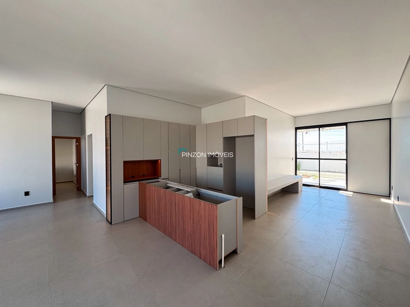 PROPRIEDADE NOVA A UMA QUADRA DA PRAIA – 04 DORMITÓRIOS E SEMI-MOBILIADA: 23ª foto da galeria de imagens do imóvel
