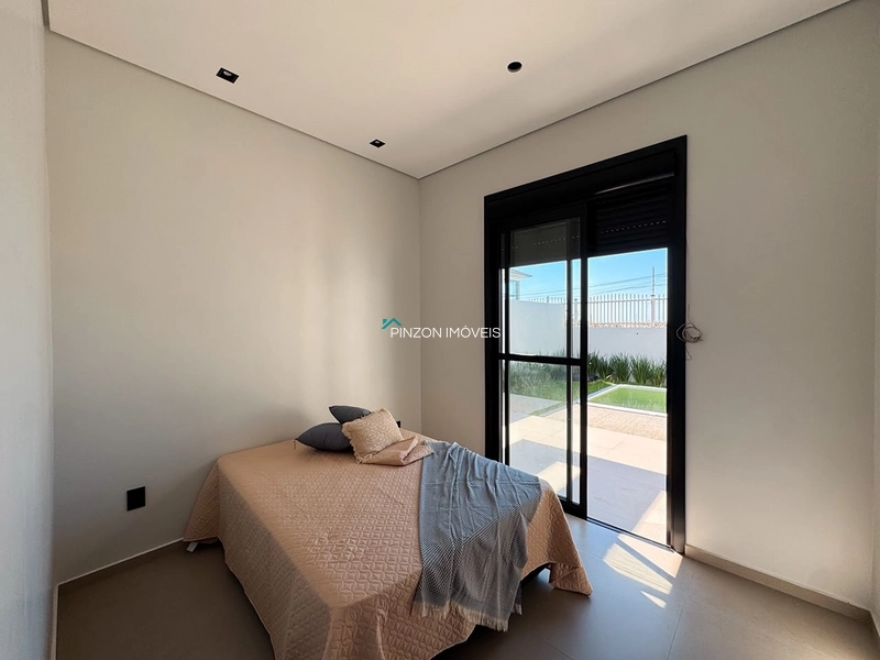 PROPRIEDADE NOVA A UMA QUADRA DA PRAIA – 04 DORMITÓRIOS E SEMI-MOBILIADA: 10ª foto da galeria de imagens do imóvel