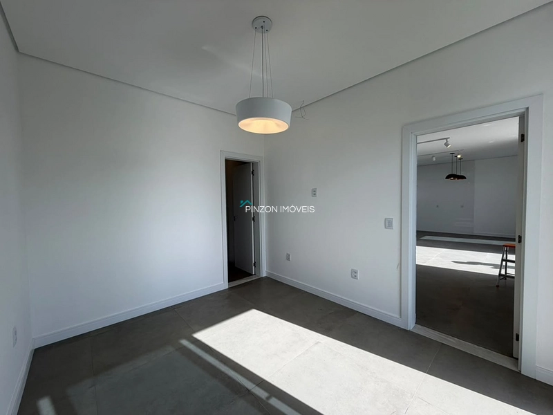 CASA NOVA COM PISCINA A 650 METROS DO MAR: 11ª foto da galeria de imagens do imóvel