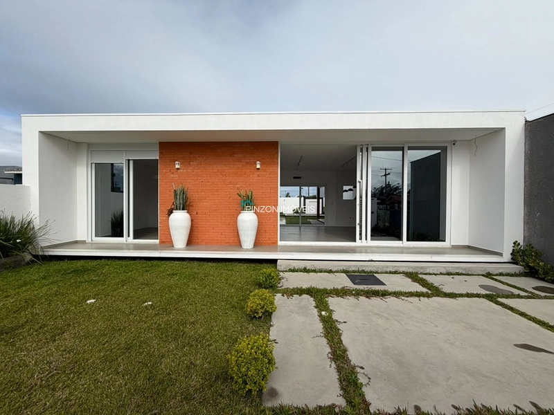 CASA NOVA COM PISCINA A 650 METROS DO MAR: 2ª foto da galeria de imagens do imóvel