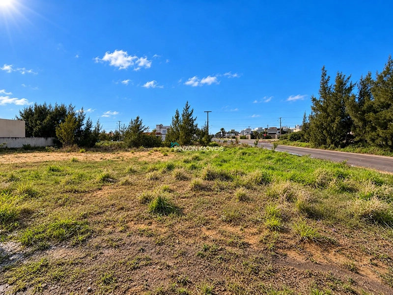 TERRENO DE ESQUINA EM AVENIDA: 3ª foto da galeria de imagens do imóvel