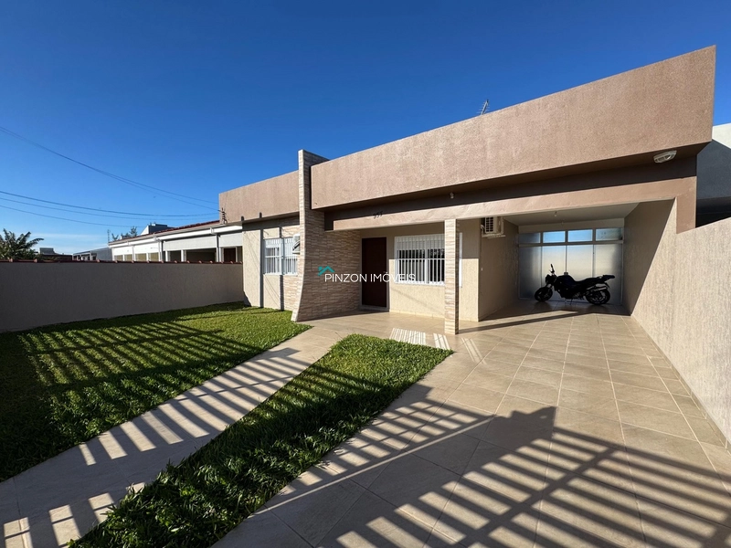 CASA COM PISCINA EM ATLÂNTIDA SUL: 2ª foto da galeria de imagens do imóvel