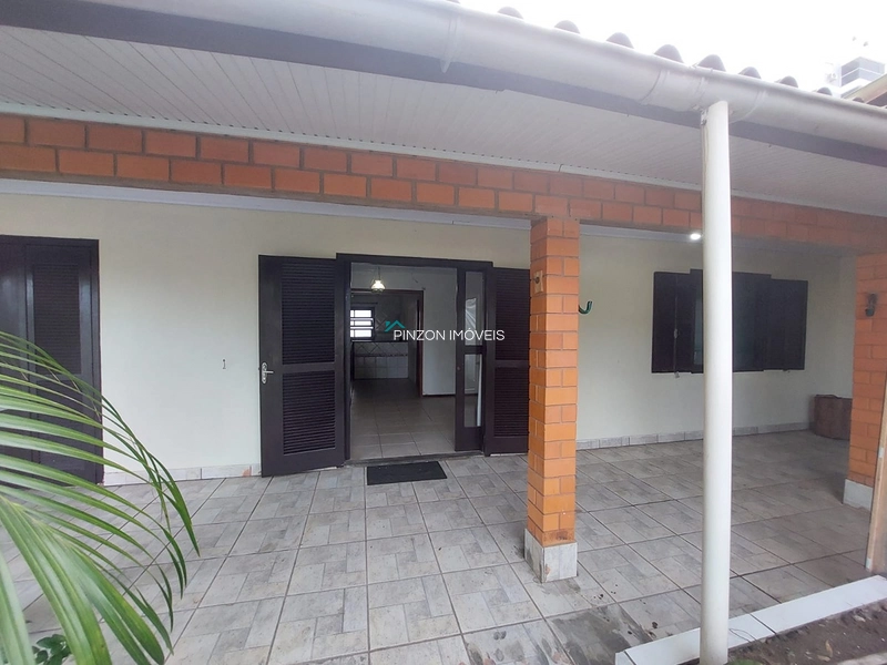 Casa com excelente localização e forte potencial comercial em Arroio do Sal!: 8ª foto da galeria de imagens do imóvel
