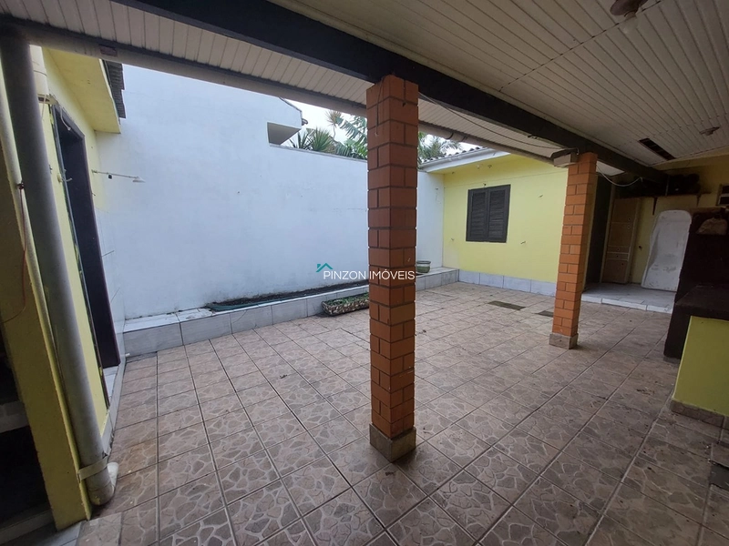 Casa com excelente localização e forte potencial comercial em Arroio do Sal!: 6ª foto da galeria de imagens do imóvel