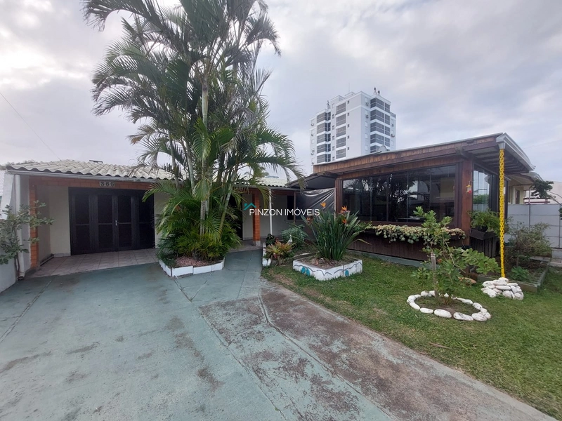 Casa com excelente localização e forte potencial comercial em Arroio do Sal!: 1ª foto da galeria de imagens do imóvel