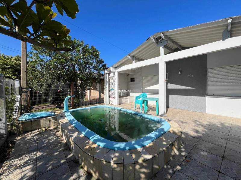 CASA COM PISCINA EM ATLÂNTIDA SUL: 3ª foto da galeria de imagens do imóvel