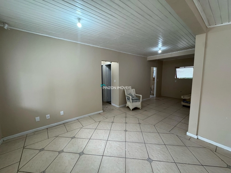 CASA COM PISCINA EM ATLÂNTIDA SUL: 11ª foto da galeria de imagens do imóvel