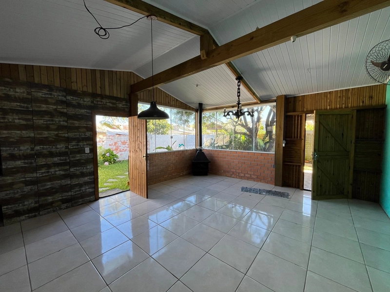 CASA COM PISCINA EM ATLÂNTIDA SUL: 6ª foto da galeria de imagens do imóvel
