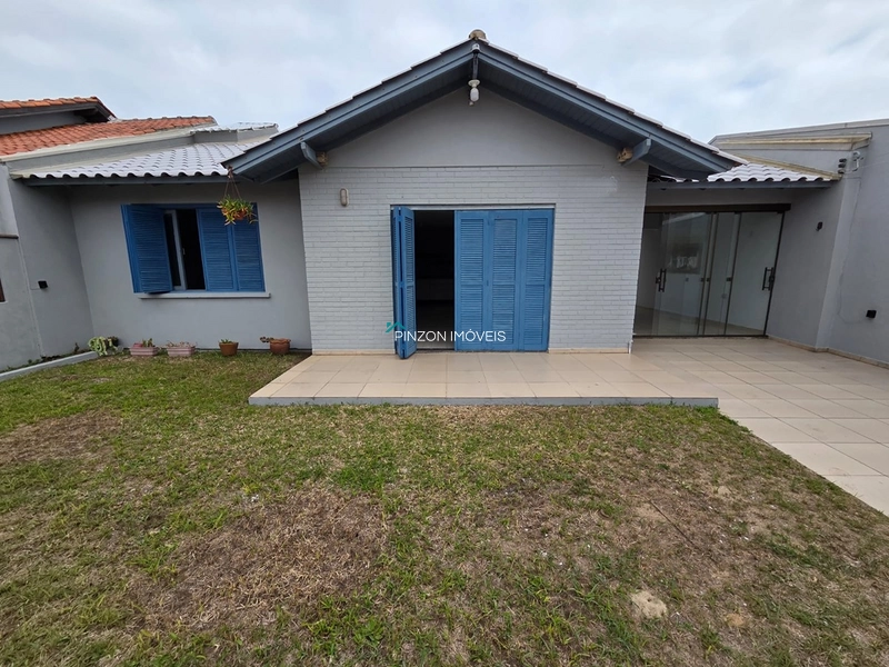 CASA A 50 METROS DO MAR RECÉM REFORMADA: 3ª foto da galeria de imagens do imóvel
