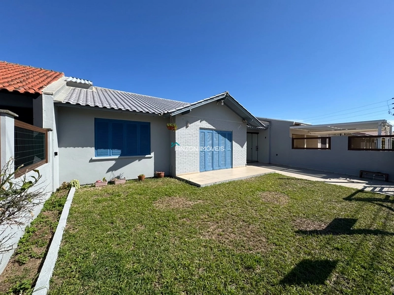 CASA A 50 METROS DO MAR RECÉM REFORMADA: 2ª foto da galeria de imagens do imóvel
