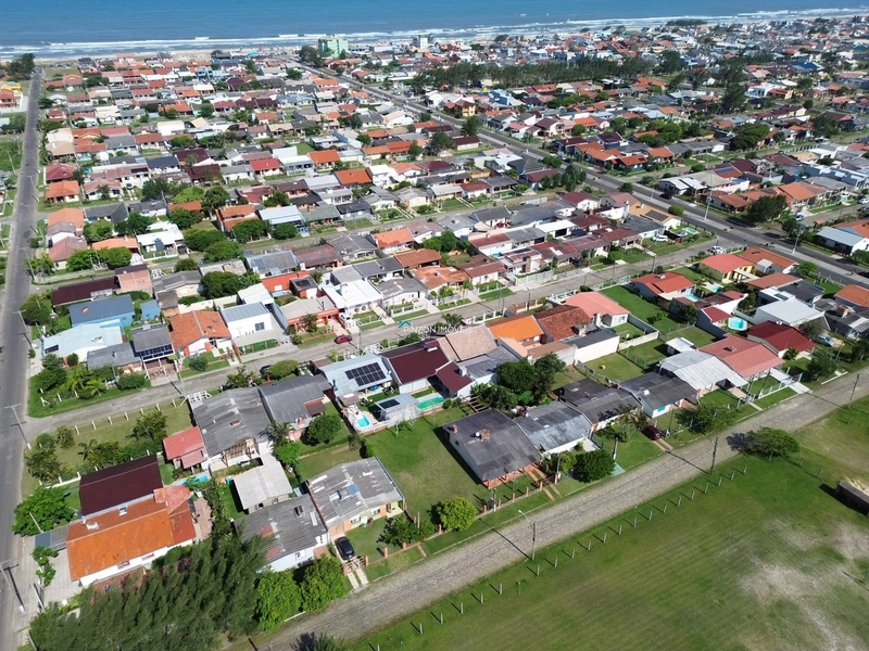 Terreno no Centro de Atlântida Sul.: 1ª foto da galeria de imagens do imóvel