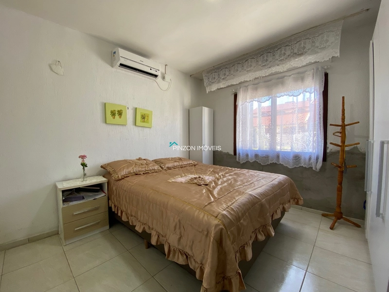 CASA COM PISCINA: 27ª foto da galeria de imagens do imóvel