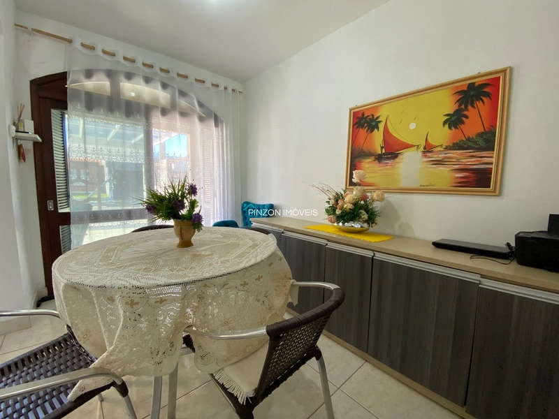 CASA COM PISCINA: 12ª foto da galeria de imagens do imóvel