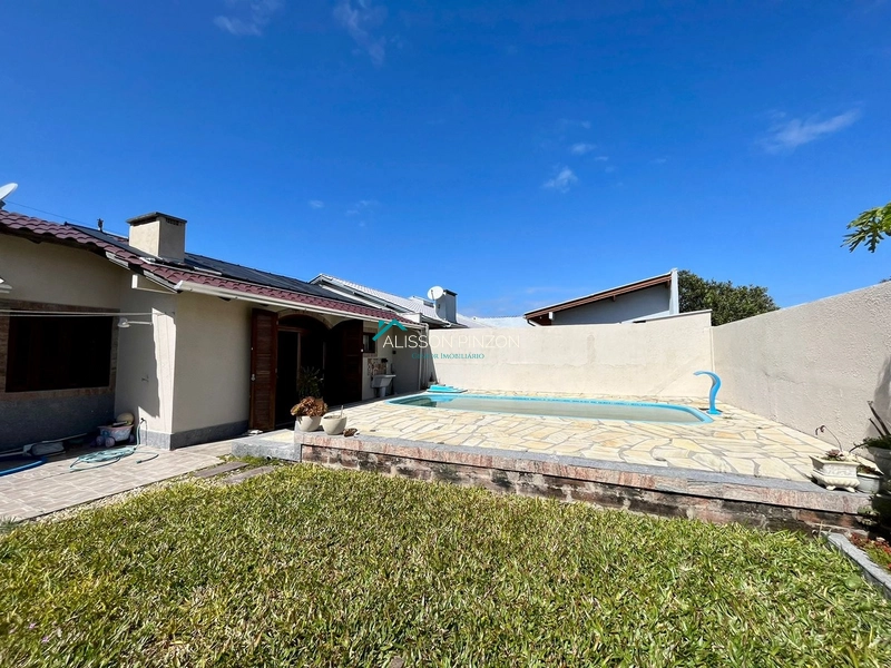 CASA COM PISCINA: 10ª foto da galeria de imagens do imóvel