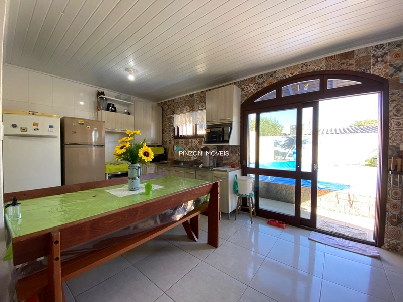 CASA COM PISCINA: 19ª foto da galeria de imagens do imóvel