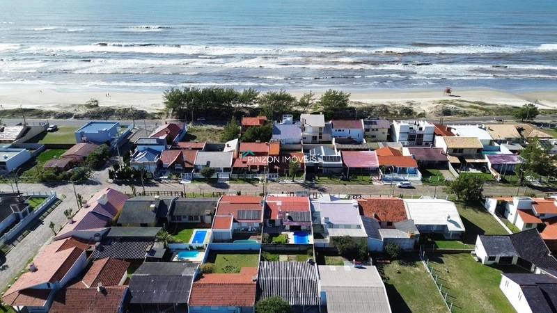 CASA COM PISCINA: 5ª foto da galeria de imagens do imóvel