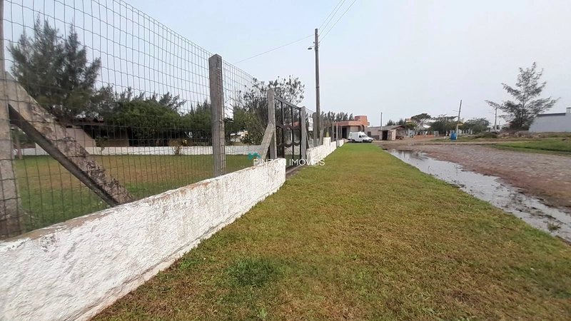 TERRENO PRONTO PARA CONSTRUIR — A 3 MINUTOS DO MAR!: 5ª foto da galeria de imagens do imóvel