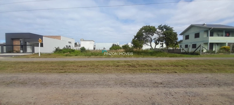 TERRENO COM 1.108,8 M² FRENTE NORTE EM ARROIO DO SAL!: 1ª foto da galeria de imagens do imóvel