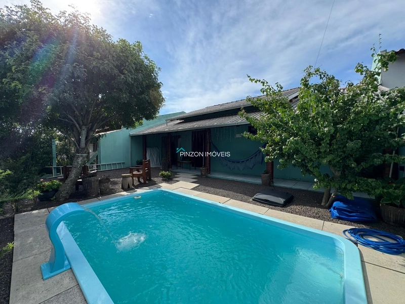 CASA COM PISCINA - ATLÂNTIDA SUL: 1ª foto da galeria de imagens do imóvel
