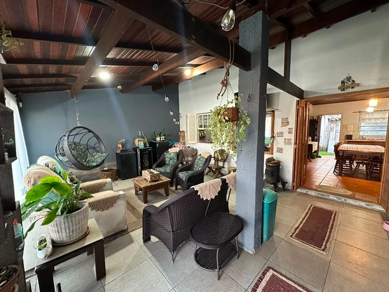 CASA A 200 METROS DO MAR COM PISCINA E ÓTIMA LOCALIZAÇÃO : 10ª foto da galeria de imagens do imóvel