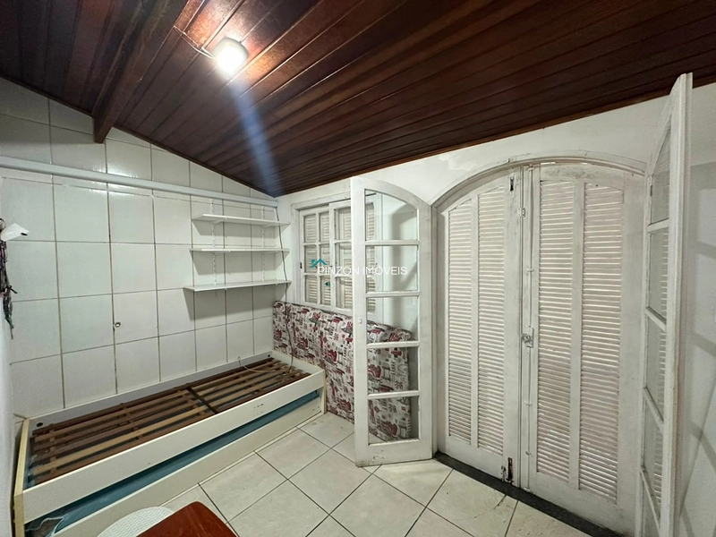 CASA A 200 METROS DO MAR COM PISCINA E ÓTIMA LOCALIZAÇÃO : 5ª foto da galeria de imagens do imóvel