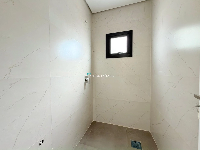 CASA COM PISCINA À 300 METROS DA PRAIA: 12ª foto da galeria de imagens do imóvel