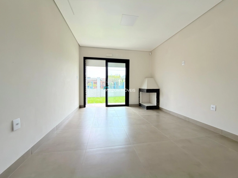 CASA COM PISCINA À 300 METROS DA PRAIA: 8ª foto da galeria de imagens do imóvel