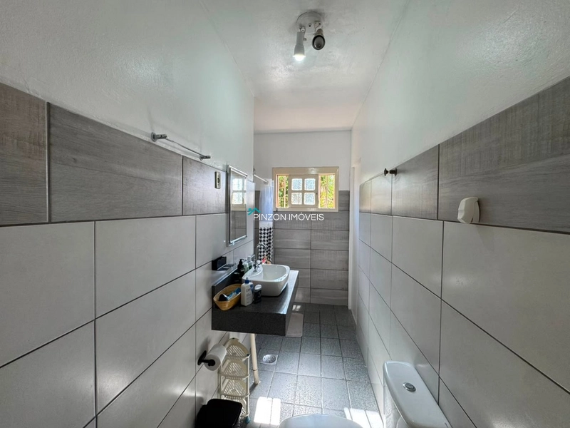 Belíssima casa em avenida: 18ª foto da galeria de imagens do imóvel