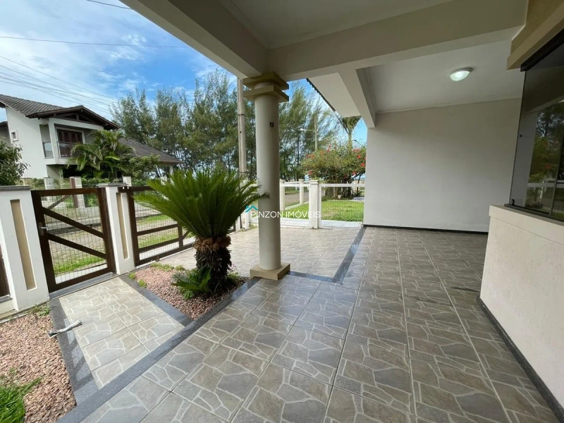 Casa a apenas 100 metros do mar no bairro Malinsky, em Arroio do Sal: 1ª foto da galeria de imagens do imóvel