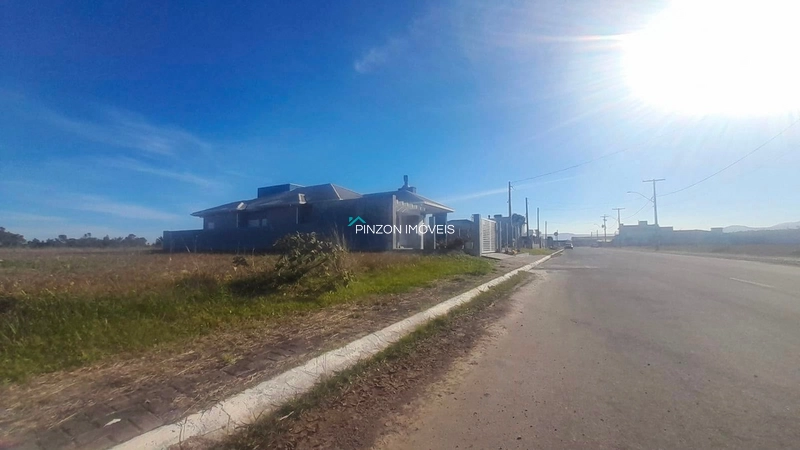 SEU ESPAÇO NO LITORAL, A APENAS 400 METROS DO MAR!: 1ª foto da galeria de imagens do imóvel