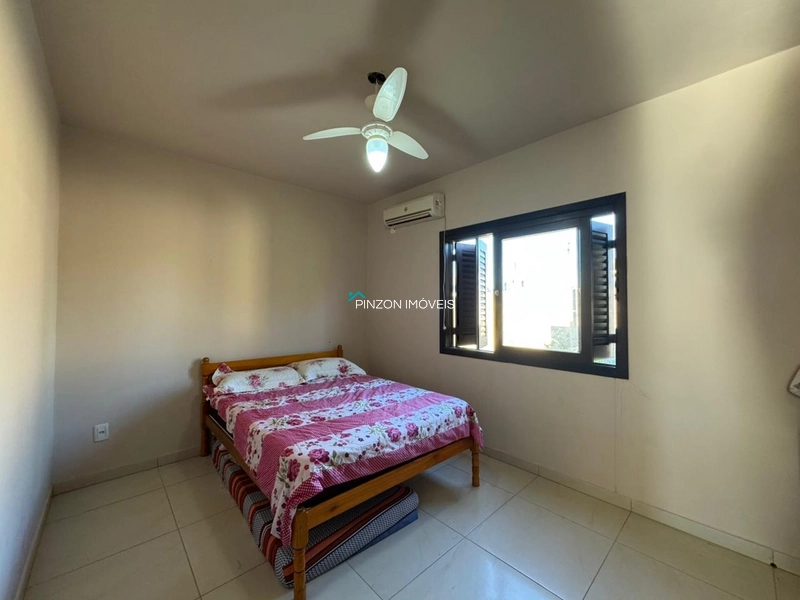 CASA PRÓXIMA DA PRAIA: 6ª foto da galeria de imagens do imóvel