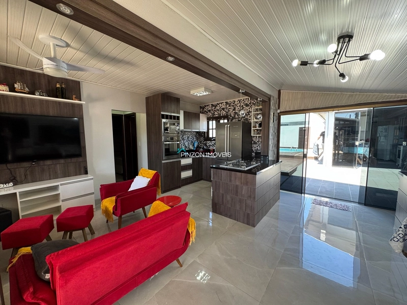 Casa com piscina em Atlântida Sul: 18ª foto da galeria de imagens do imóvel