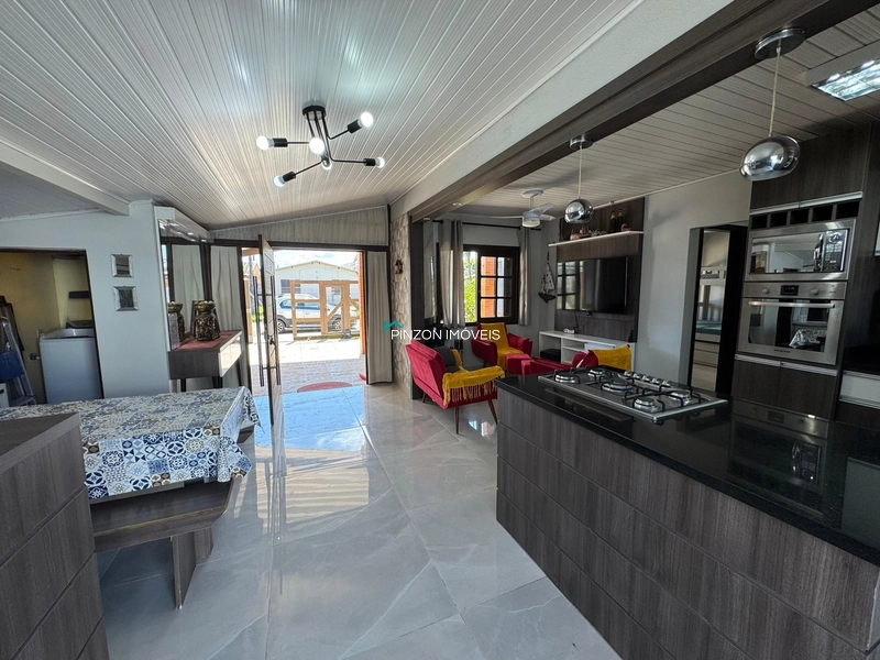 Casa com piscina em Atlântida Sul: 17ª foto da galeria de imagens do imóvel