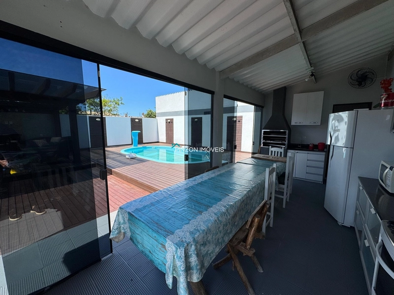 Casa com piscina em Atlântida Sul: 8ª foto da galeria de imagens do imóvel
