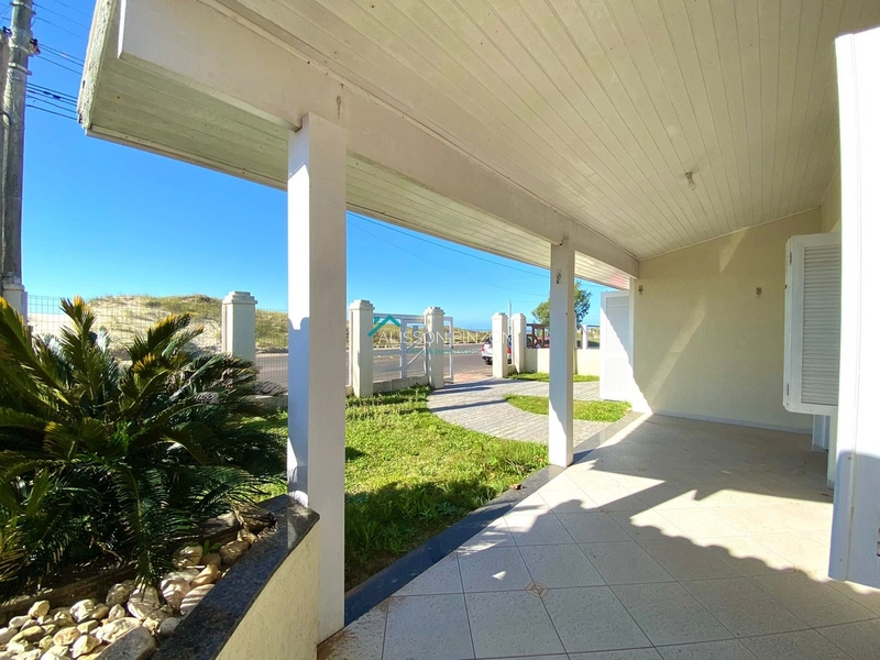 CASA COM PISCINA NA BEIRA MAR: 11ª foto da galeria de imagens do imóvel